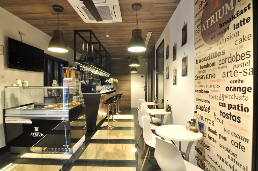 Apartamentos Córdoba Atrium cafeteria 0883 c24